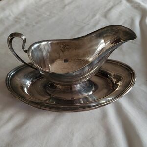 Vtg Elegant Silver Plated  Gravy Boat with Attached Tray